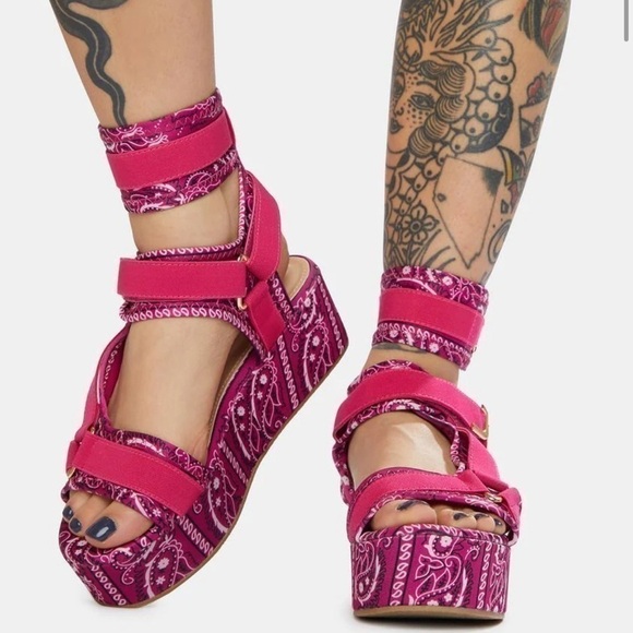 Fuchsia Paisley Platform Sandal Velcro Ankle Strap Open Toe women’s 6 Pazzle MIA - Picture 4 of 16